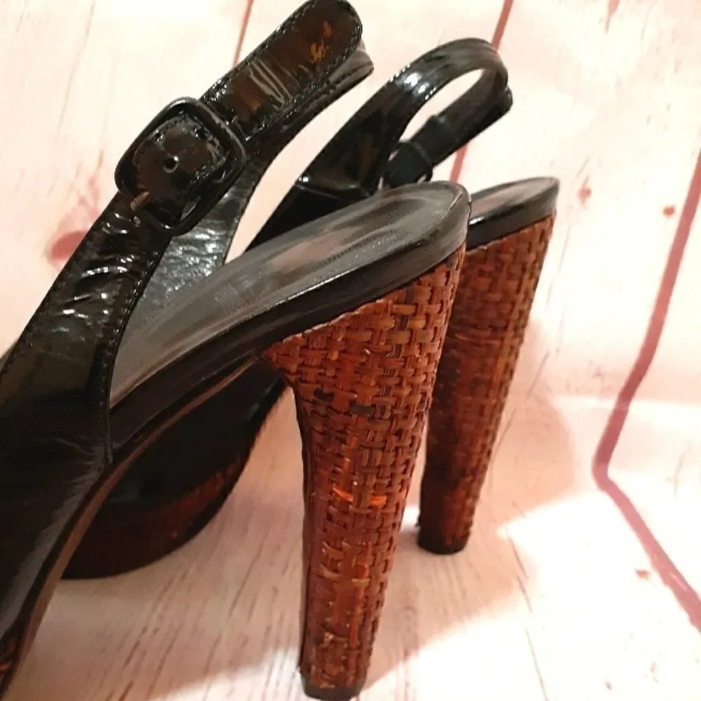 Stuart Weitzman Black Patent Leather Peeptoe Slingback Pumps sz.7.5M MSRP $395